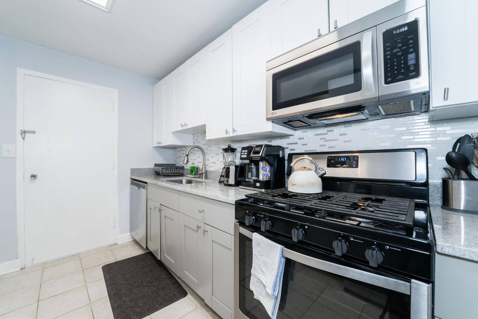 21Floor-Renovated 2Br,1Bath King And Queen Bed And Parking แอตแลนตา ภายนอก รูปภาพ